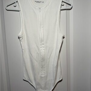 Women's White Sleeveless Top